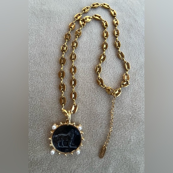 14K Gold plated chain with horse pendant ! - Picture 3 of 5